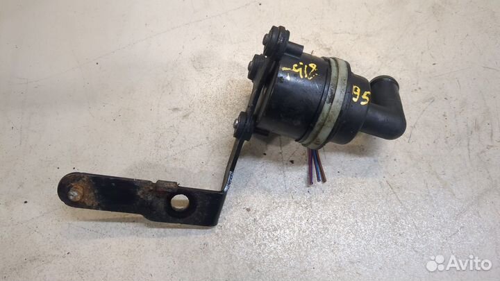 Насос водяной Volkswagen Golf 6, 2012