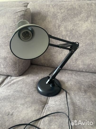 Лампа настольная