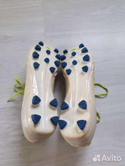 Футбольные бутсы