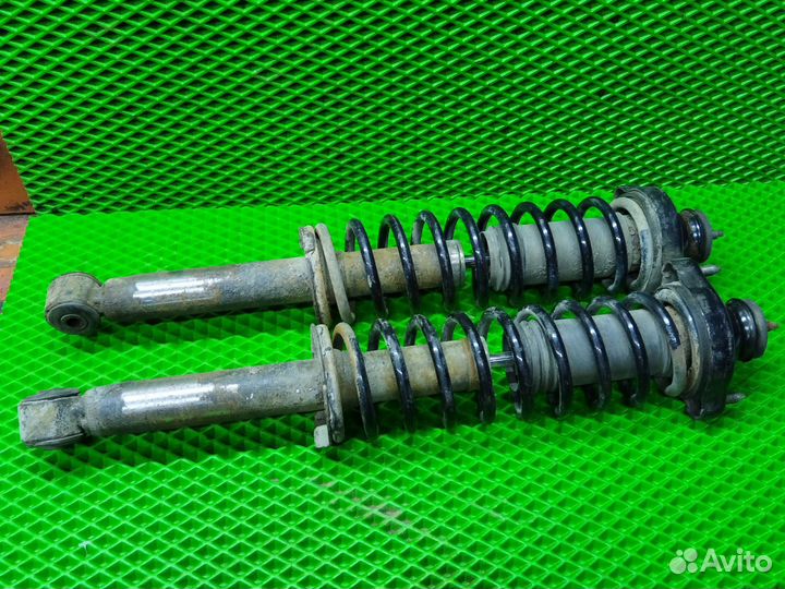 Задние стойки в сборе Mitsubishi carisma