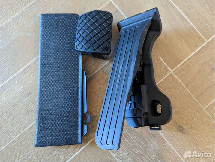 Skoda Octavia A5FL педаль газа (1K1 723 503 AP)