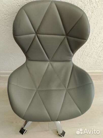 Стул для мастера ракушка