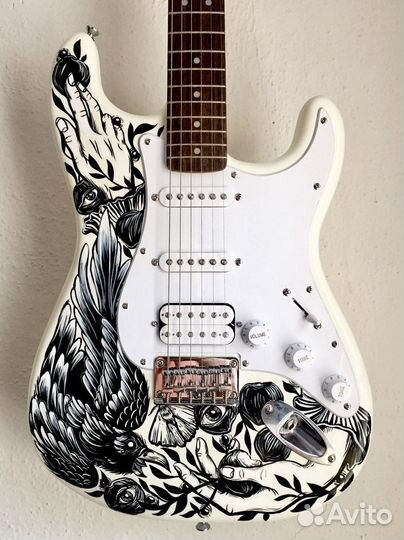 Арт-рисунок на музыкальном инструменте