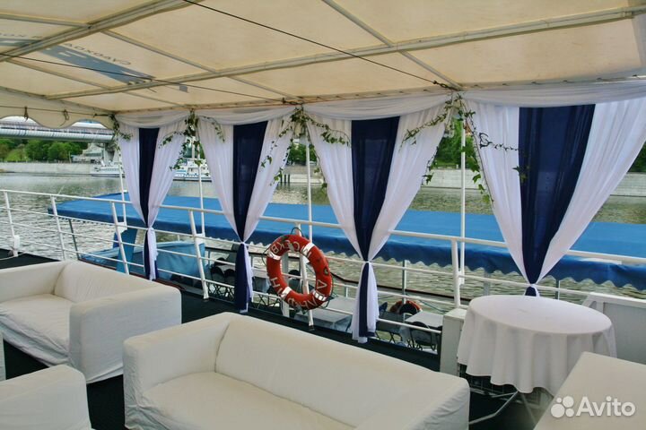 Теплоход Дельфин до 20 чел. Свободен в пт. и сб