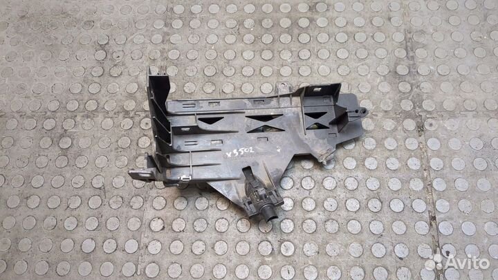 Кронштейн фары BMW 5 F10, 2011