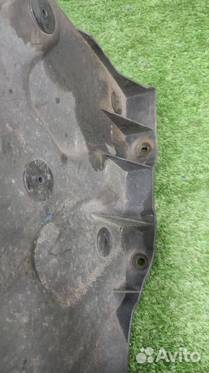 Пыльник двигателя боковой левый Hyundai IX35 2011