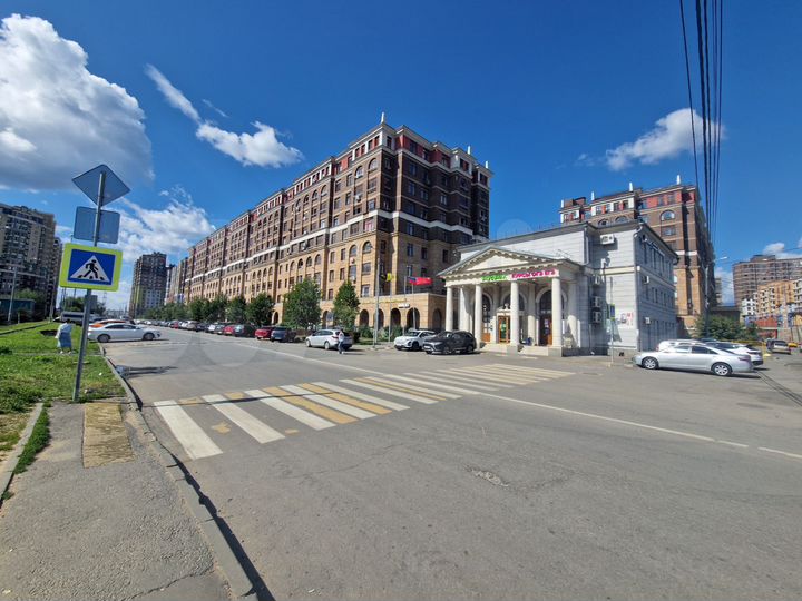 Здание, 565.6 м²