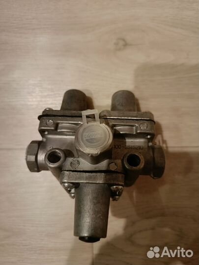 Клапан защитный тройной ЗИЛ, камаз