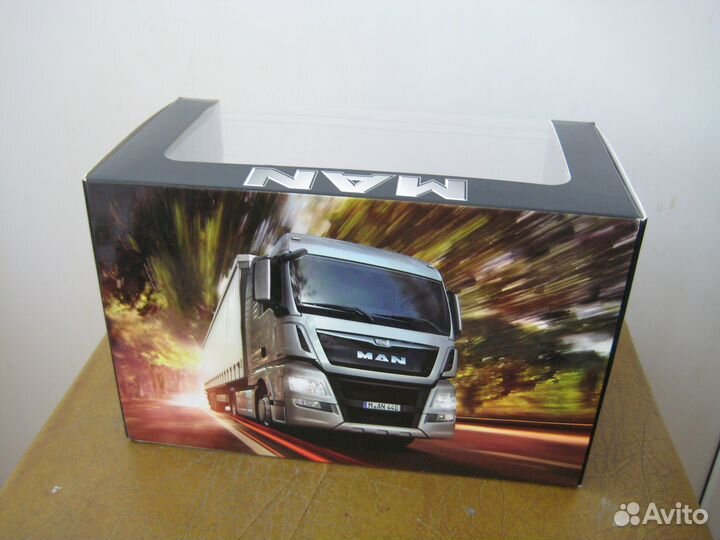 Коробка от модели MAN TGX Eligor