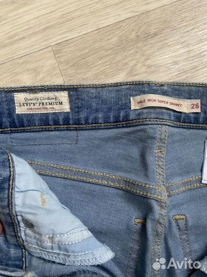 Джинсы levis