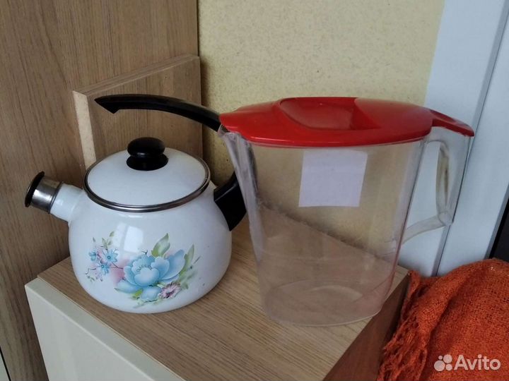 Сервиз большой, чайник, конфетницы, другое