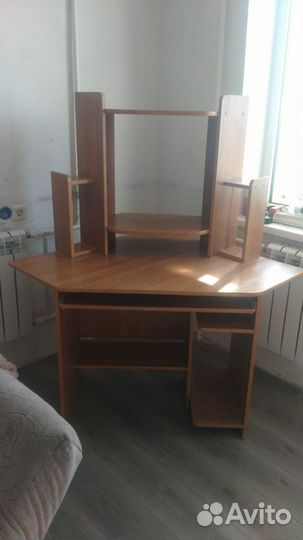 Продается стол компьютерный