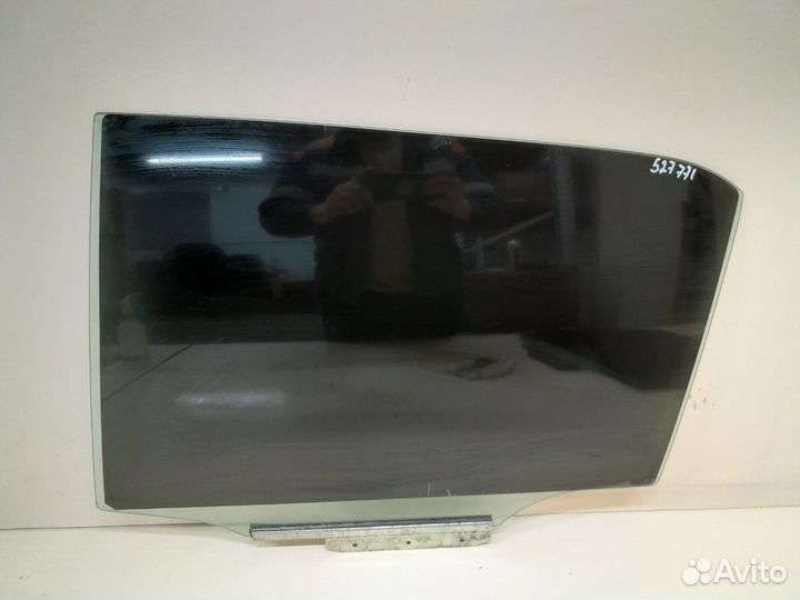 Стекло двери задней левой Toyota Auris E150 2006-2