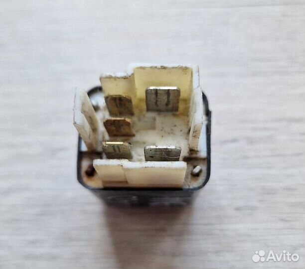 Реле вентилятора Toyota