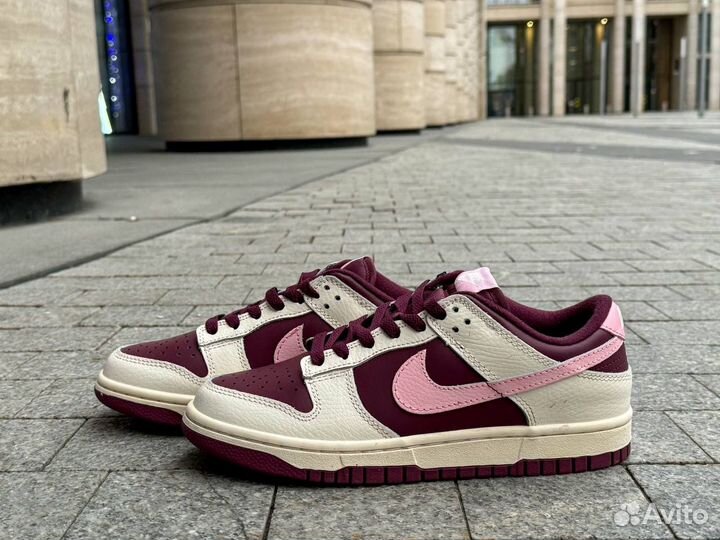 Nike Dunk Low Valentine Day