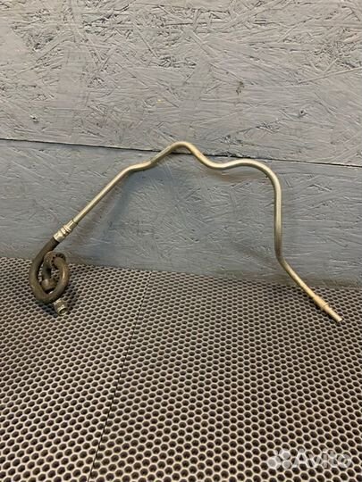 Трубка топливная передняя Porsche Panamera 970