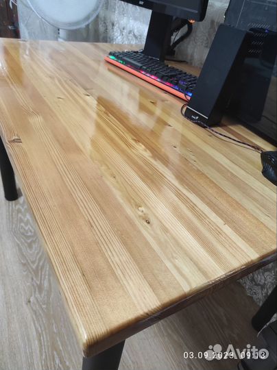 Компьютерный стол дерево