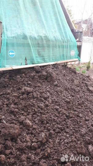 Перегной, навоз, коровяк, песок, грунт, уголь