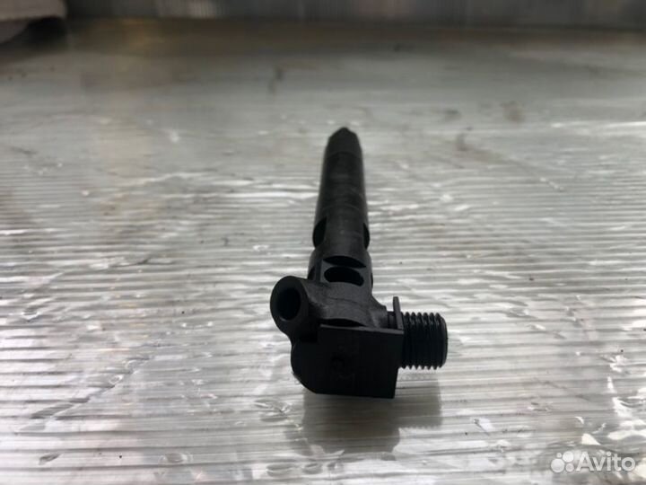 Форсунка топливная Mercedes-Benz C-Class W204