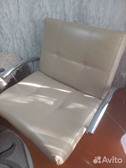 Кресло кожаное