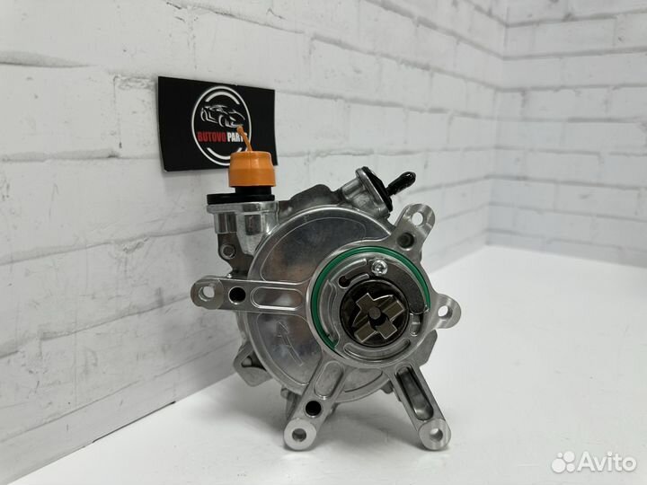 Насос вакуумный Mercedes-Benz A2762300365