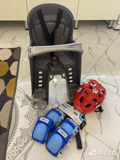 Кресло Polisport Bilby, шлем Mango, защита Globber