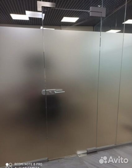 Безрамное остекление перегородки