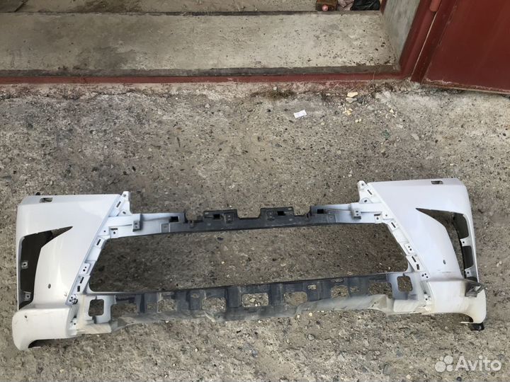 Бампер передний Lexus LX