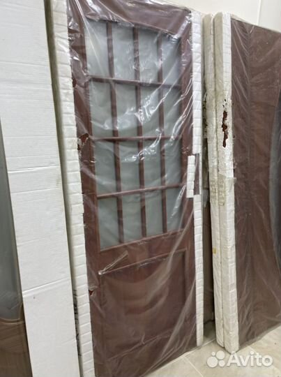 Двери межкомнатные с коробкой и обналичклй новые