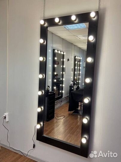 Гримерное зеркало с лампочками напольное