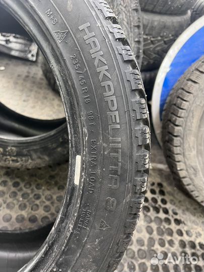 Nokian Tyres Hakkapeliitta 8 235/45 R18 98T