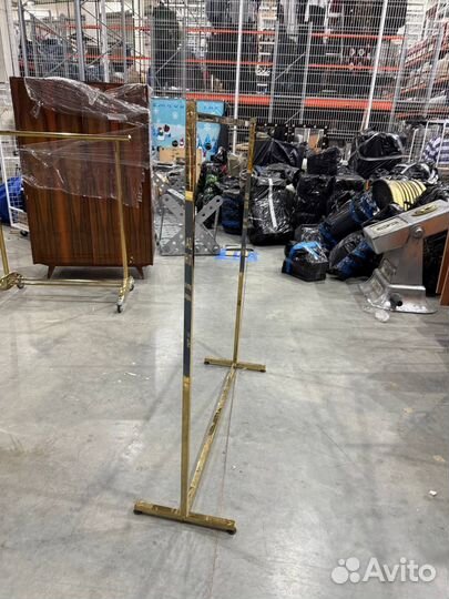 Рейл для одежды с позолотой