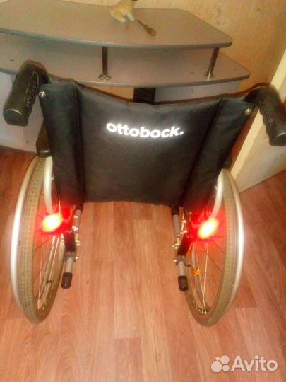 Кресло коляска для инвалидов