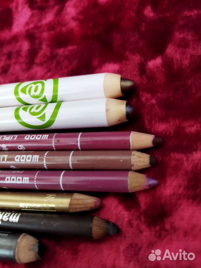 Карандаши для губ и глаз