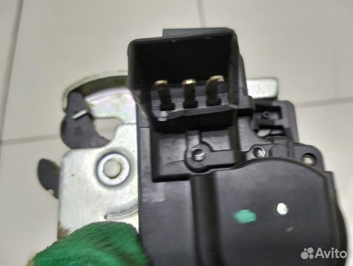 Замок стекла задней двери Grand Cherokee WK2