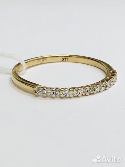 Золотое кольцо с бриллиантом