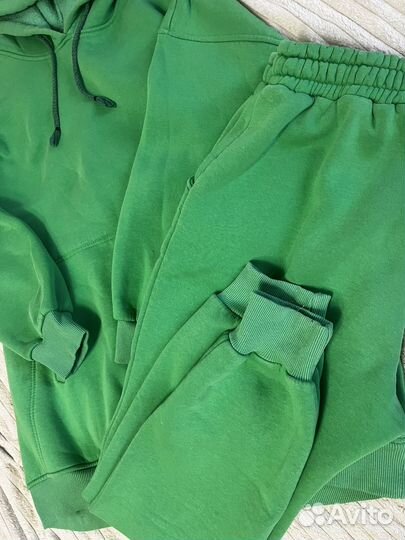 Спортивный женский костюм с начесом