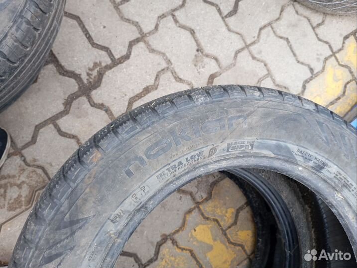 Nokian Tyres Hakkapeliitta R 215/60 R16 99R