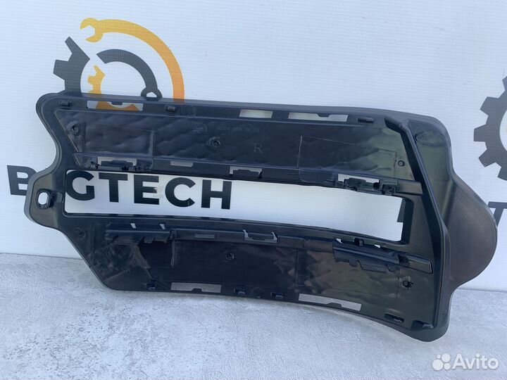 Решетка переднего бампера Mercedes A2048853022