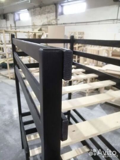 Двухъярусная кровать, массив сосны, цвета на выбор