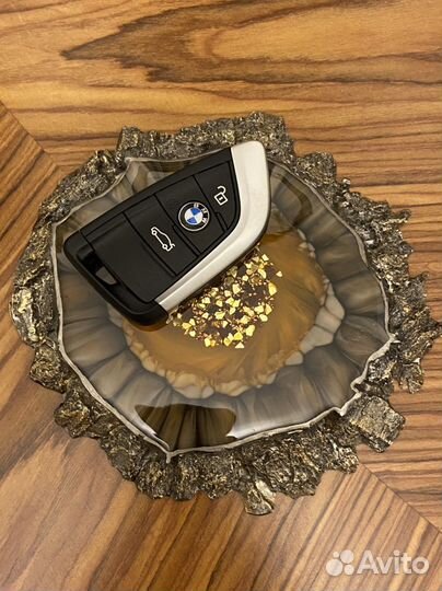 Подарок для любимых- плато для дорогих им вещей