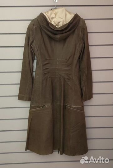 Плащ кожаный новый 42-44 с лазерным накатом