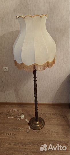 Торшер напольный с абажуром