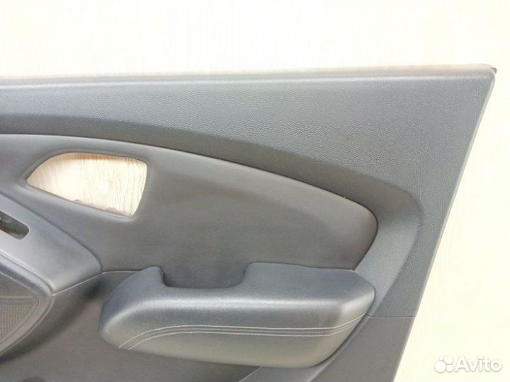 Обшивка двери передняя правая Hyundai Ix35