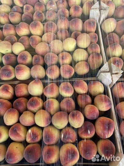 Персики свежие