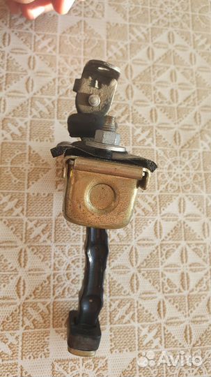 Ограничитель передней двери