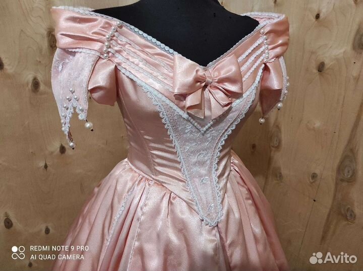 Историческое платье