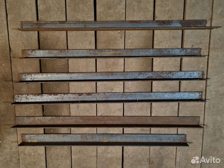 Уголок металлический