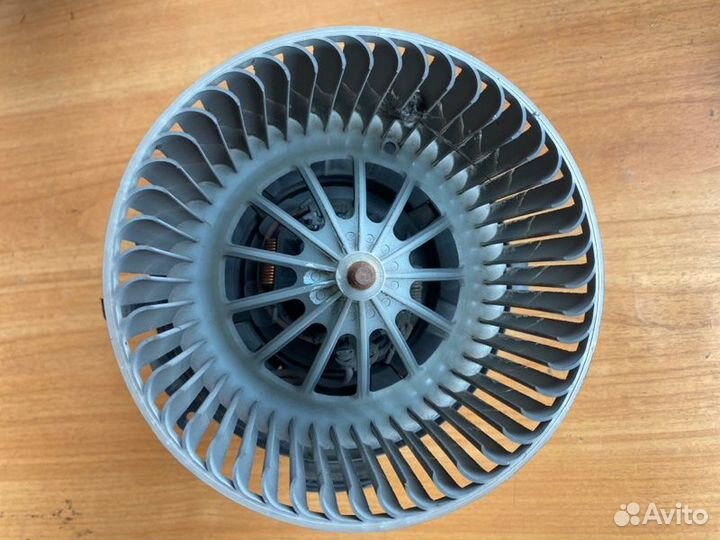 Моторчик печки Wv Crafter фургон cktb 2015