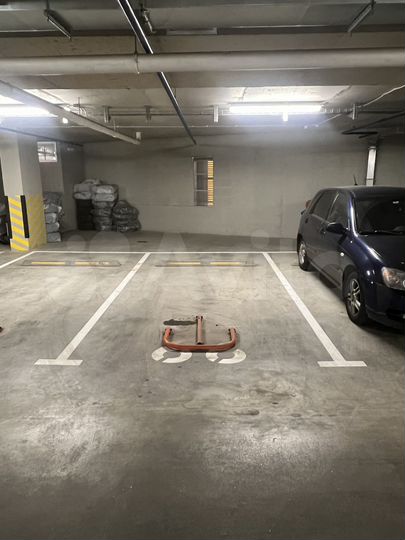 Машиноместо, 13 м²